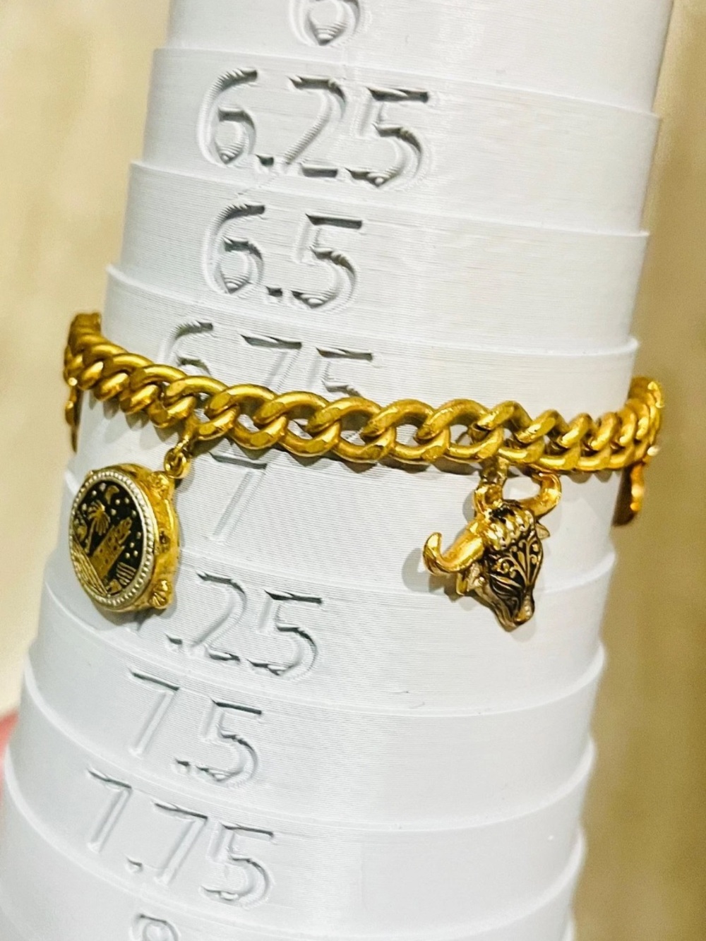 Vintage Damascene Style Charm Bracelet Gold Tone 6.75”, 1960s - Picture 11 of 12